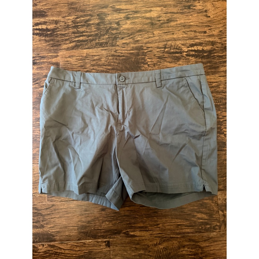 Magellan Outdoors Womens Gray Hiking Shorts Size 18 5 Inseam NWT Utility